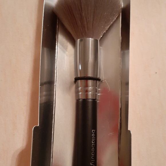 Powder Brush - Picture 2 of 2